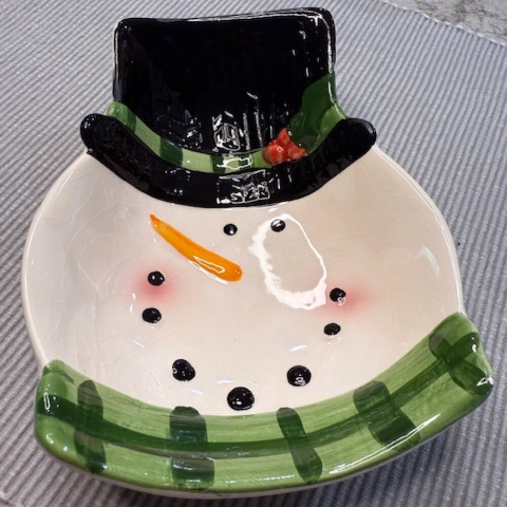 Adorable ceramic snowman candy dish - LIKE NEW!